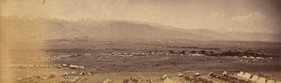 Panoraama Safed Sangin leiristä 51. leiriltä, Safed Koh kaukana tekijältä John Burke