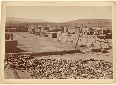 San Juanin pueblo, New Mexico: Kaupungin pohjoispää tekijältä John K. Hillers