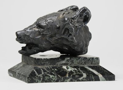 Karhun pää, n. 1900 (pronssi) tekijältä John Macallan Swan