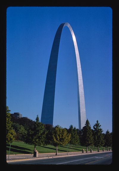 Gateway Arch, Saint Louis, Missouri, Yhdysvallat. tekijältä John Margolies