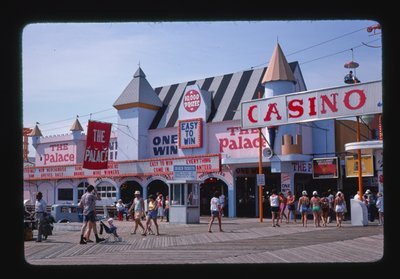 The Palace, Seaside Heights, New Jersey, USA tekijältä John Margolies