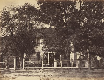 Aiken House, Weldon Railroadilla, Virginiassa, helmikuu 1865 (kudospaperille kiinnitetty abumen-printti) tekijältä John Reekie