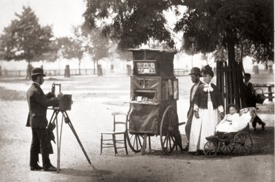 Waiting for Hire, J. Thomsonin ja Adolphe Smithin teoksesta Street Life in London, 1877 tekijältä John Thomson