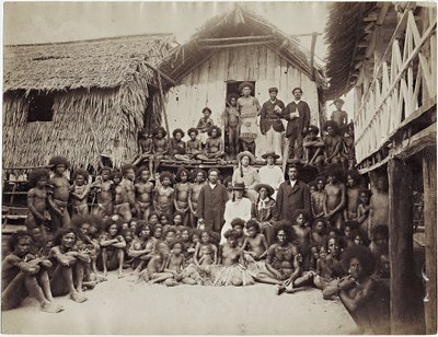 Mission House Parimata, Aroma, Uusi-Guinea, 1885 (albumiprintti) tekijältä John W. Lindt