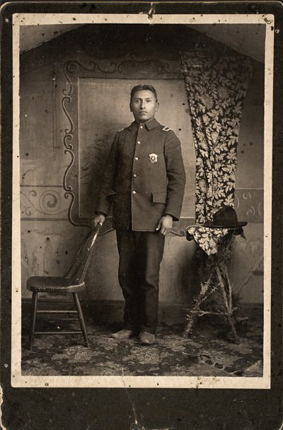 John Hinshaka, Cherry Creek, Etelä-Dakota, 1890 (albumiprintti) tekijältä Johnson Brothers