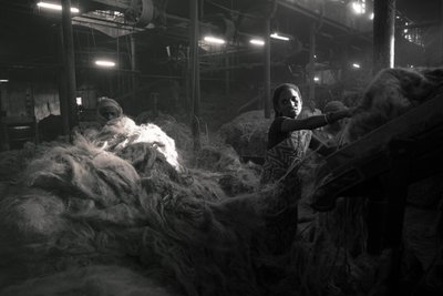Juuttitehdas, Kolkata, Intia, 2017 (kuva) (kuva) tekijältä Jon Nicholson