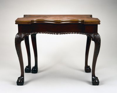 Korttipöytä tekijältä Jonathon  Pearsee