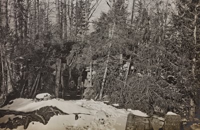 Albumi "Oma maailmansota - muistoja Lounaisrintamasta Kärntenissä, Italiassa, Trentino-Alto Adigessa) 31.3.1915-12.11.1918 - Josef Zohlen Wien": tykki Brisia (m/v kuva) tekijältä Josef Zohles