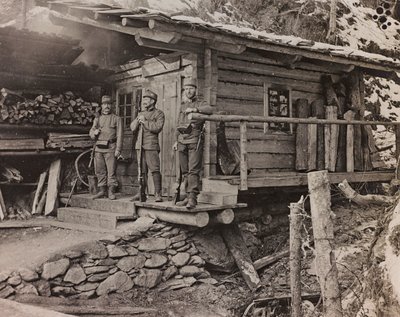Albumi "Oma maailmansota - muistoja Lounaisrintamasta Kärntenissä, Italiassa, Trentino-Alto Adigessa) 31.3.1915-12.11.1918 - Josef Zohles Wien": upseerien asunto (m/v kuva tekijältä Josef Zohles