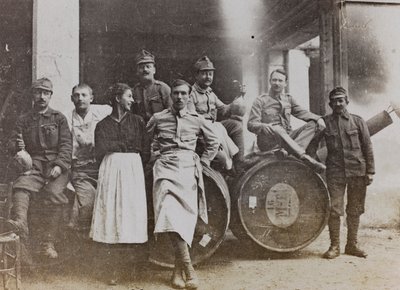 Albumi "Oma maailmansota - muistoja Lounaisrintamasta Kärntenissä, Italiassa, Trentino-Alto Adige" 31.3.1915-12.11.1918 - Josef Zohles Wien ": Ryhmämuotokuva edessä tekijältä Josef Zohles
