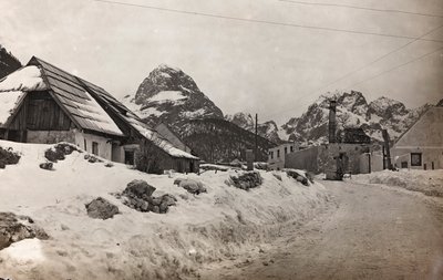 Albumi "Oma maailmansota - muistoja Lounaisrintamasta Kärntenissä, Italiassa, Trentino-Alto Adigessa) 31.3.1915-12.11.1918 - Josef Zohlen Wien": näkymä Cave del Predilin luolasta (b/ tekijältä Josef Zohles