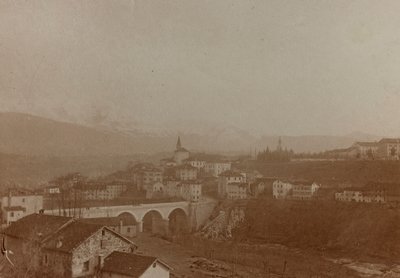 Albumi "Minun maailmansota - muistoja Lounaisrintamasta (Kärnten, Italia, Etelä-Tiroli) (Minun maailmansota - muistoja Lounaisrintamasta Kärntenissä, Italiassa, Trentino Alto Adige) 31 / III / 1915-12 / XI / 1918 - Josef Zohlen Wien ": näkymä Toniasta tekijältä Josef Zohles