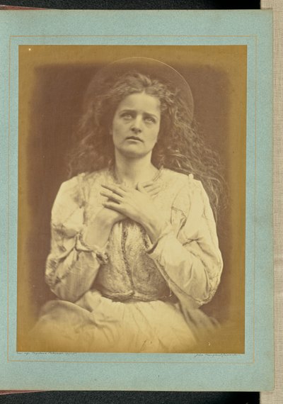 "Niin nyt luulen, että on lähellä - luotan siihen - tiedän" / "Siunattu muusa kulki sitä tietä, jota sieluni joutuu kulkemaan" tekijältä Julia Margaret Cameron