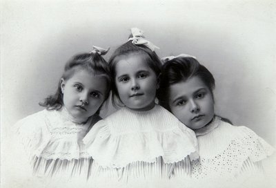 Muotokuva lapsista, Baku, Azerbaidžan, 1909. tekijältä Julian Stanislavovich Zelinsky