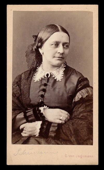 Clara Schumannin (1819-1896) muotokuva, Jagemann, Carl von (1819-1883). Albumin valokuva tekijältä Karl von Jagemann