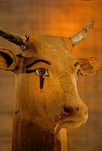 Lehmänpääveistos, KV35; Amenhotep II, 2009 (kuva) tekijältä Kenneth Garrett