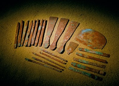 Egypti; Arkeologia; Vanha valtakunta; Saqqara, Qarin hauta, Qar, lääkäri, kupari, työkalut,... tekijältä Kenneth Garrett