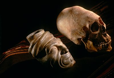 Empires of the Sun; Bolivia; alkuperäiskansat; Andit; Tiwanaku; Cranial Deformation fro..., 2002 (kuva) tekijältä Kenneth Garrett