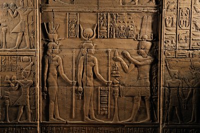 Last Pharaohs MM7836, Egypti, Philaen temppeli, Assuan, Ptolemaios, Isis Temple, Ptolemaios I..., 2011 (kuva) tekijältä Kenneth Garrett