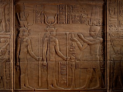 MM7836; Kleopatra; Egypti; Philaen temppeli; Assuan; Isis-temppeli; Viimeiset faaraot Ptolemaios I..., 2011 (kuva) tekijältä Kenneth Garrett
