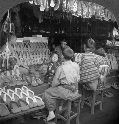 Japanilainen kenkäkauppa, 1900-luvun alku tekijältä Keystone View Company