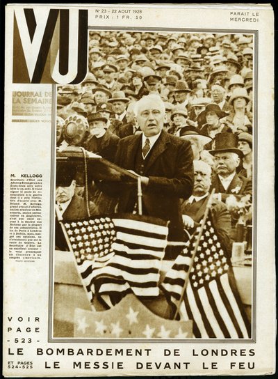 Muotokuva Frank Billings Kelloggista (1856-1937), yhdysvaltalaisesta poliitikosta, Minnesotan senaattorista ja ulkoministeristä 1925-1929 ja Nobelin rauhanpalkinnosta vuonna 1929 puheen aikana amerikkalaisessa kongressissa. Keystone-valokuvaus, viikoittais tekijältä Keystone View Company