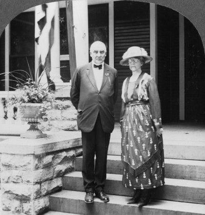 Presidentti ja rouva Harding kotonaan, Marion, Illinois, USA, c1921-c1923 tekijältä Keystone View Company