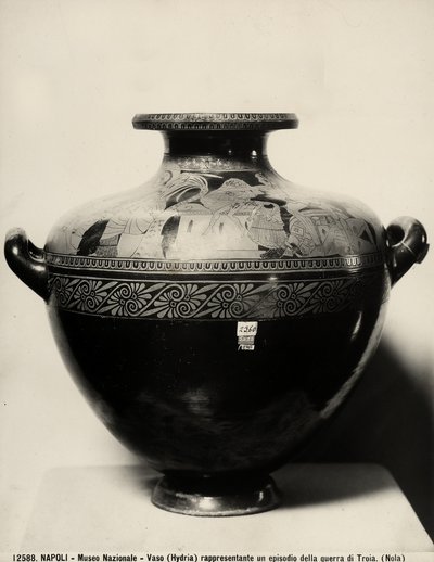 "Fall of Troy" hydria, noin 480 eaa (terrakotta) tekijältä Kleophrades Painter (fl.500 475 BC)