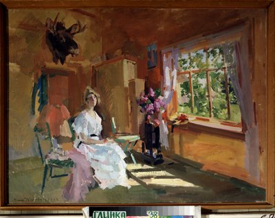 Huoneessa. Nuori nainen vaaleassa mekossa, istuu ikkunan edessä, josta näemme puutarhan, korkea kesä. Maalaus Konstantin Aleksejevitš Korovin (1861-1939), öljy kankaalle tekijältä Konstantin Alekseevich Korovin