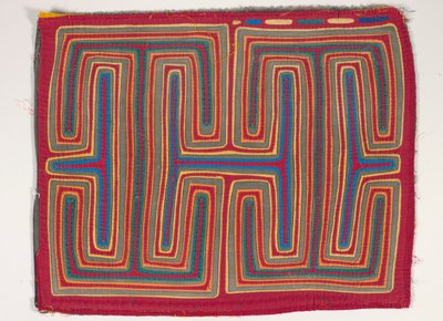 Shirt Panel (mola), n. 1950 (applikoitu puuvilla) tekijältä Kuna Indian Culture