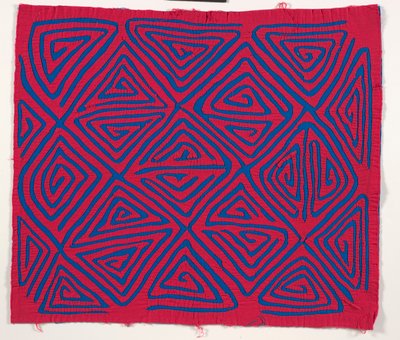 Shirt Panel (mola), n. 1950 (applikoitu puuvilla) tekijältä Kuna Indian Culture