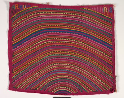 Paitapaneeli (mola) (applikoitu puuvilla) tekijältä Kuna Indian Culture
