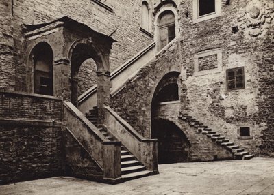 Italia: Cortona, Palazzo Pretorio (valkoinen kuva) tekijältä Kurt Hielscher