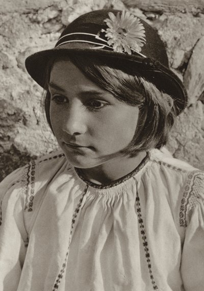 Romania: Dragus, talonpoikatyttö (m/w kuva) tekijältä Kurt Hielscher