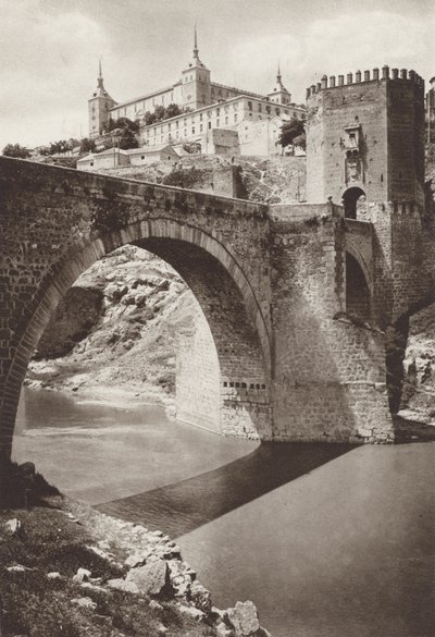 aEspanja: Toledo, Alcantara-silta ja Alcazar taustalla (m/w kuva) tekijältä Kurt Hielscher