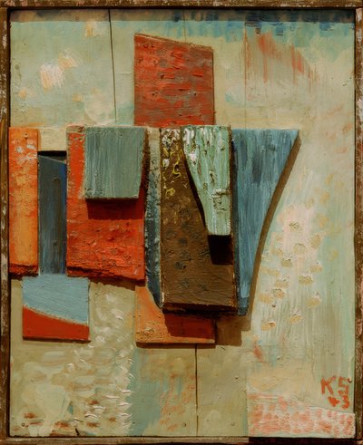 Värillinen puurakennus tekijältä Kurt Schwitters