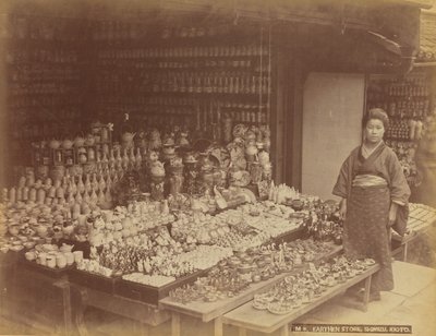 Earthen Store, Shimizu, Kioto tekijältä Kusakabe Kimbei