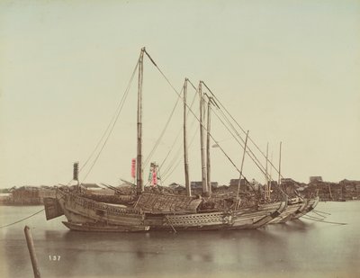 Japanilaiset junkit, noin 1880 tekijältä Kusakabe Kimbei