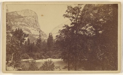 Mirror Lake. Yo-Semite Valley. Mariposa Co. tekijältä Lawrence and Houseworth