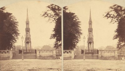 Ryhmä 8 varhaista stereografianäkymää brittiläisistä monumenteista, muistomerkeistä ja haudoista, 1850-1910 tekijältä Lennie