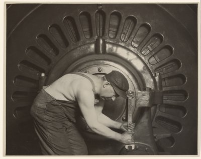 Voimalaitosmekaanikko. tekijältä Lewis W. Hine