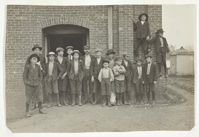 Noon Hour, King Mfg. Co., Augusta, Georgia. tekijältä Lewis Wickes Hine