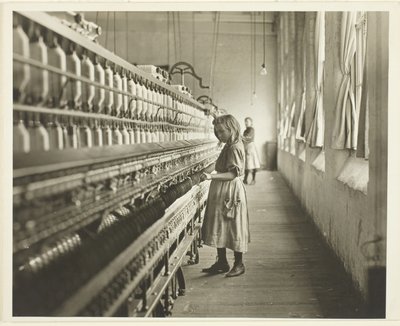 Sadie Pfeifer, puuvillatehtaan kehrääjä, Lancaster, Etelä-Carolina. tekijältä Lewis Wickes Hine