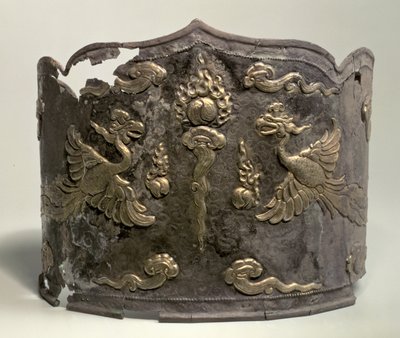 Hopea ja paketilla kullattu keisarillinen kruunu, Liao-dynastia, 10.-11. vuosisata tekijältä Liao Dynasty Chinese School