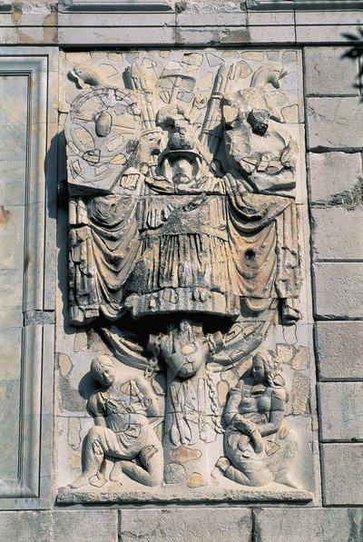 Lähikuva veistoksia seinällä, Trophee Des Alpes, La Turbie, Provence-Alpes-Cote D