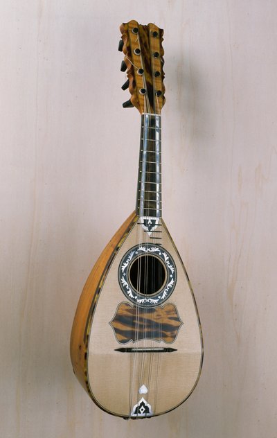 Napolilainen mandoliini, lutteri Pasquale Scalan työpajassa Campanian Praianossa rakennettu soitin. Italia, 1900-luku tekijältä Unbekannt Unbekannt