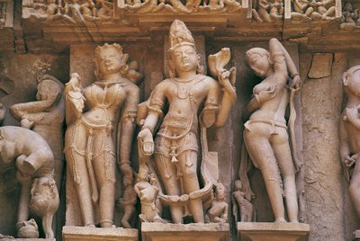 Veistoksia, Lakshmana-temppeli, Khajurahon muistomerkkiryhmä (UNESCOn maailmanperintöluettelo) tekijältä Unbekannt Unbekannt
