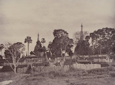 Rangoon: Shwe Dagonin pagodin pohjoinen sisäänkäynti tekijältä Linnaeus Tripe