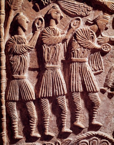 Lombard-taide: viisaat kuninkaat, matala kohokuvio Duke Rachisin alttarilta - Veistos, Lombard-taide, 737-744 - Cividale del Friuli, Chretien-museo, katedraalin aarre tekijältä Lombard School