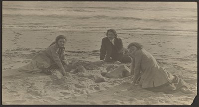 [Figures on a Beach] tekijältä Louis Fleckenstein